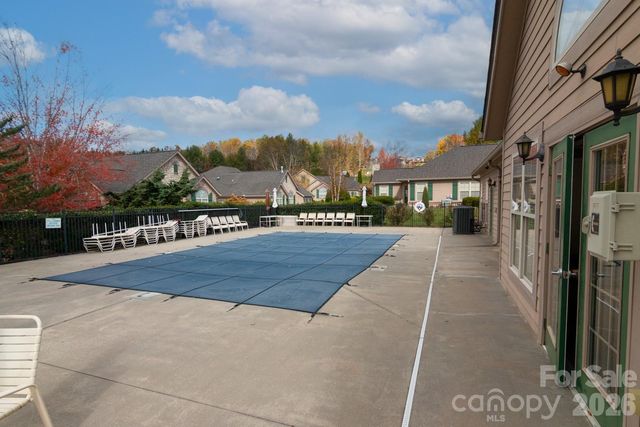 92 Mountain Meadow Circle, Weaverville, NC 28787