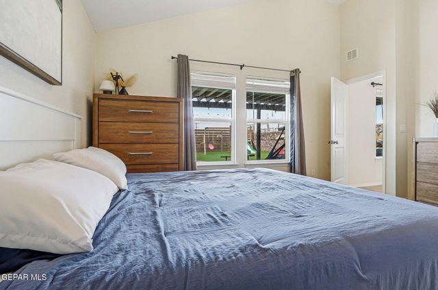 5113 HECTOR MUNOZ Drive, El Paso, TX 79938