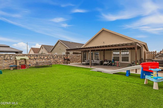 5113 HECTOR MUNOZ Drive, El Paso, TX 79938