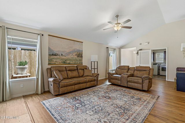 5113 HECTOR MUNOZ Drive, El Paso, TX 79938