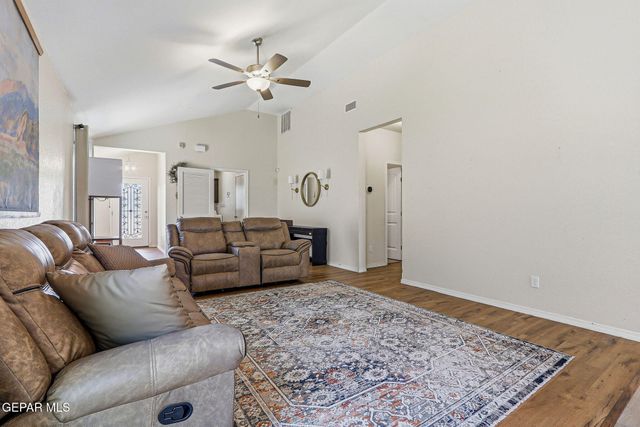 5113 HECTOR MUNOZ Drive, El Paso, TX 79938