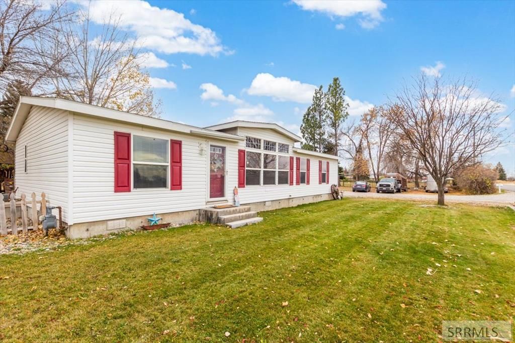 297 N Hansen Avenue, Shelley, ID 83274