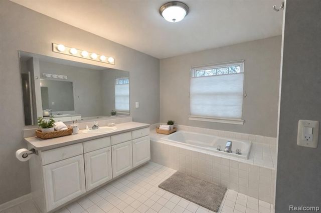 1770 Dogwood Trail, Commerce Twp, MI 48390