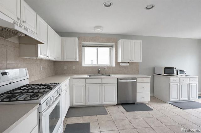 1770 Dogwood Trail, Commerce Twp, MI 48390
