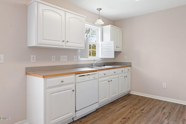 202 E Sebastian Court, Mebane, NC 27302