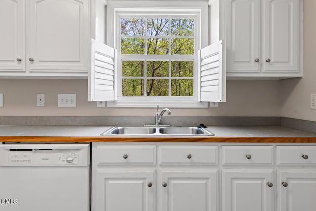 202 E Sebastian Court, Mebane, NC 27302