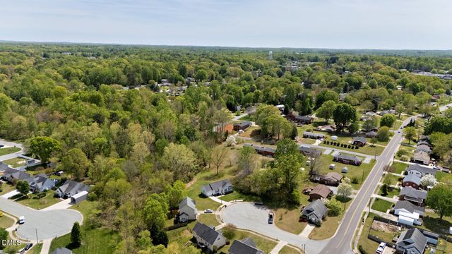 202 E Sebastian Court, Mebane, NC 27302