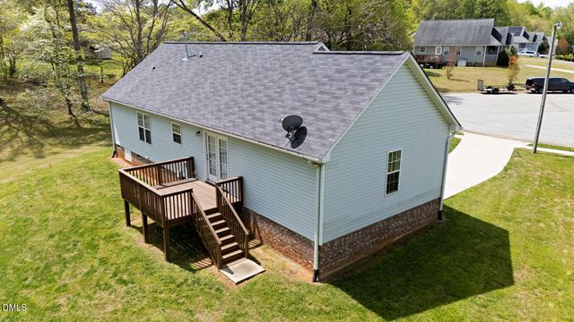 202 E Sebastian Court, Mebane, NC 27302