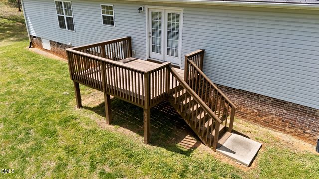 202 E Sebastian Court, Mebane, NC 27302