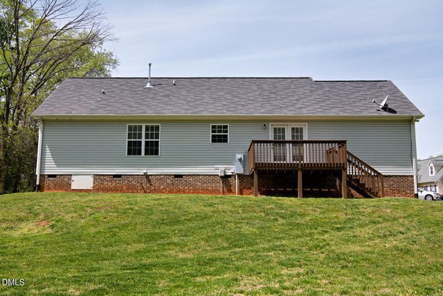 202 E Sebastian Court, Mebane, NC 27302