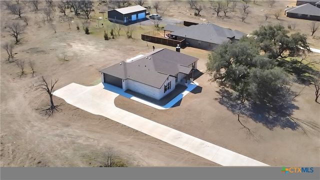 425 County Road 3152, Kempner, TX 76539