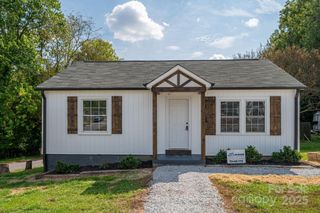 826 E Alexander Street, Lincolnton, NC 28092