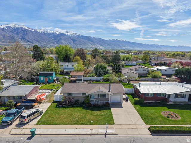 930 N AMETHYST ST, Layton, UT 84041