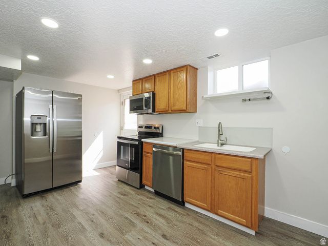 930 N AMETHYST ST, Layton, UT 84041