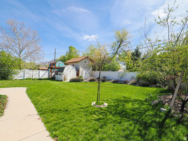 930 N AMETHYST ST, Layton, UT 84041