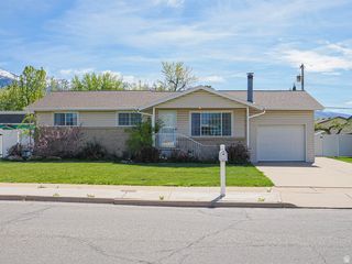 930 N AMETHYST ST, Layton, UT 84041
