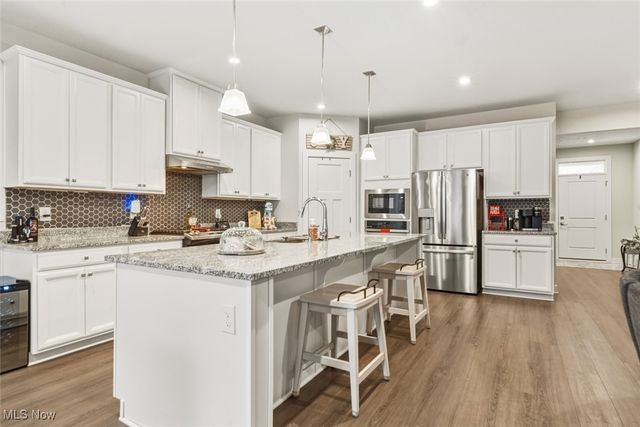 6170 James Drive, Lorain, OH 44053