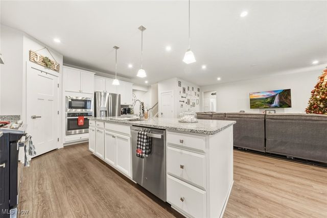 6170 James Drive, Lorain, OH 44053