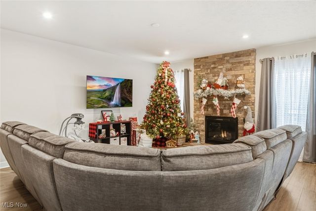 6170 James Drive, Lorain, OH 44053