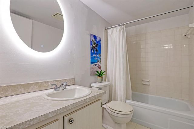 3150 Binnacle DR 217, Naples, FL 34103