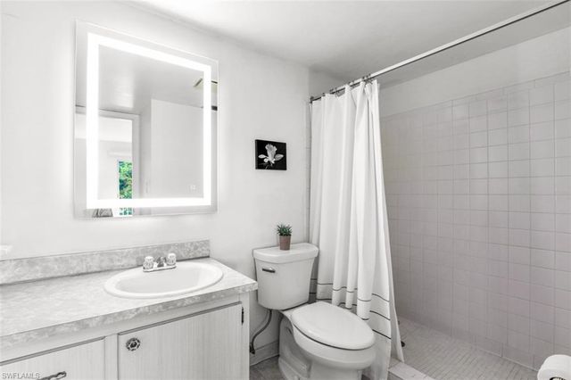 3150 Binnacle DR 217, Naples, FL 34103