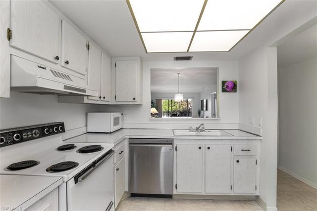 3150 Binnacle DR 217, Naples, FL 34103