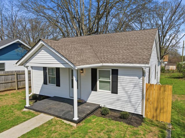 319 E 17th St, Columbia, TN 38401
