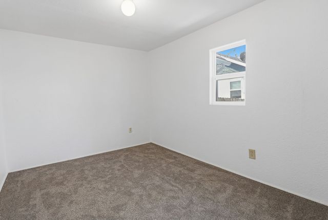 319 E 17th St, Columbia, TN 38401