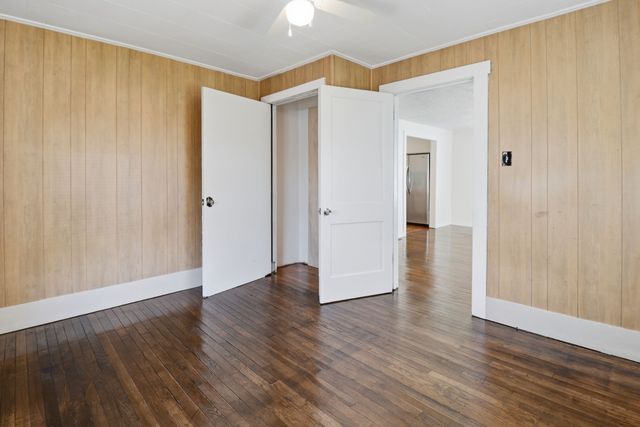 319 E 17th St, Columbia, TN 38401