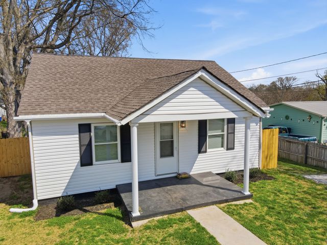 319 E 17th St, Columbia, TN 38401