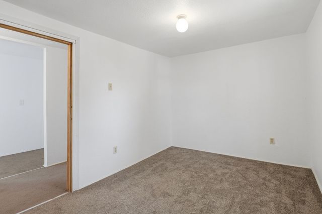 319 E 17th St, Columbia, TN 38401