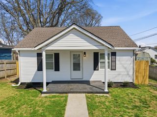 319 E 17th St, Columbia, TN 38401