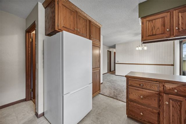 805 W 17th Street, Vinton, IA 52349