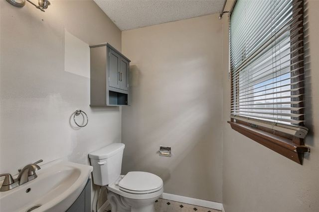 805 W 17th Street, Vinton, IA 52349