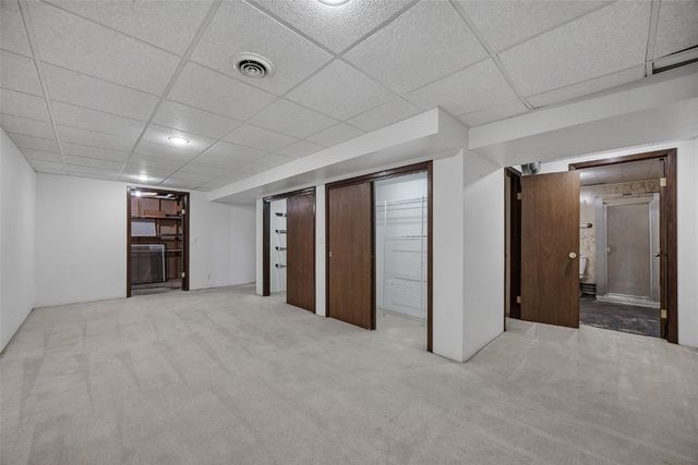 805 W 17th Street, Vinton, IA 52349