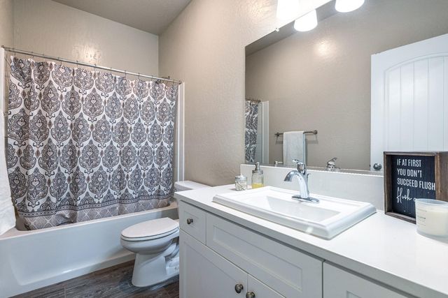 6157 E Garland Avenue, Fresno, CA 93727