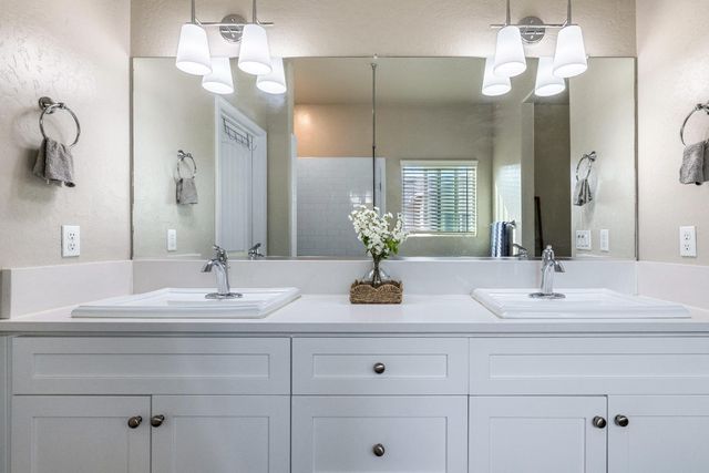 6157 E Garland Avenue, Fresno, CA 93727