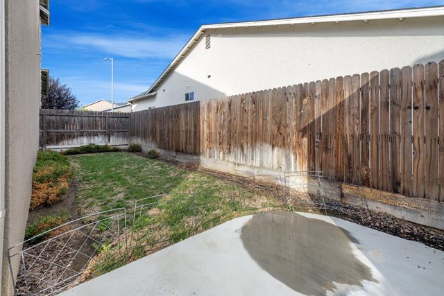 6157 E Garland Avenue, Fresno, CA 93727