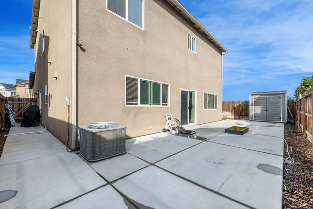 6157 E Garland Avenue, Fresno, CA 93727