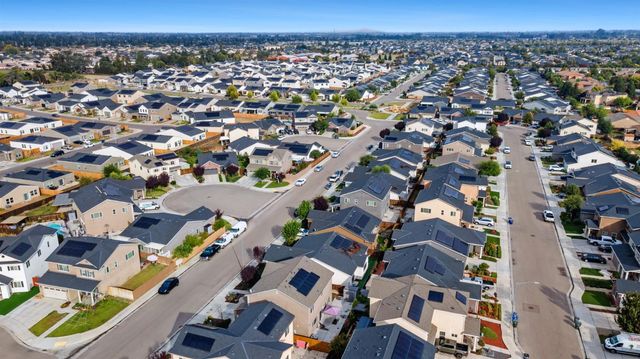 6157 E Garland Avenue, Fresno, CA 93727