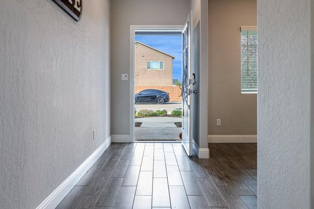 6157 E Garland Avenue, Fresno, CA 93727