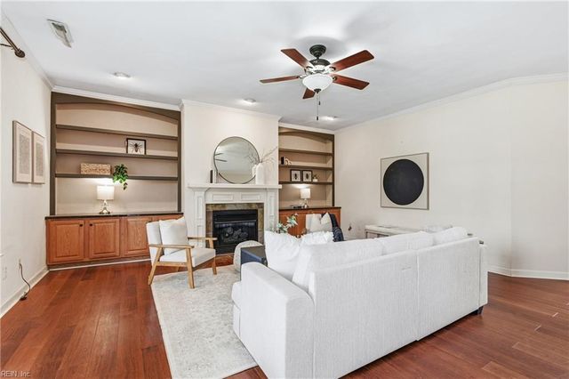 1237 Spruce LN, Chesapeake, VA 23320