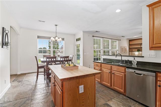 1237 Spruce LN, Chesapeake, VA 23320