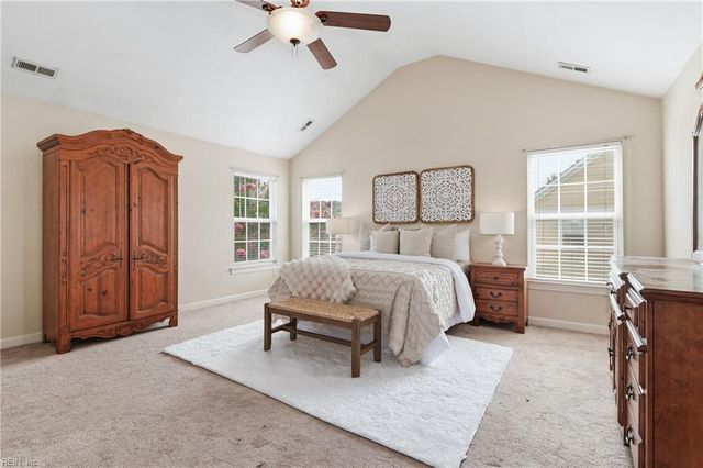 1237 Spruce LN, Chesapeake, VA 23320