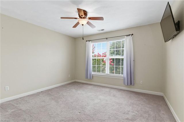 1237 Spruce LN, Chesapeake, VA 23320