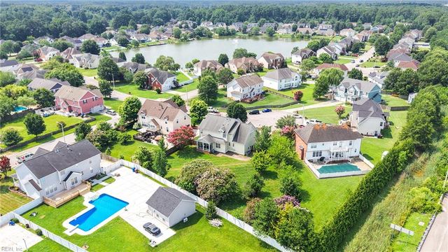 1237 Spruce LN, Chesapeake, VA 23320