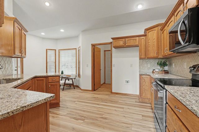 1323 S Threewood St, Wichita, KS 67235
