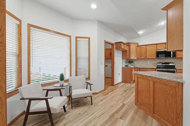 1323 S Threewood St, Wichita, KS 67235