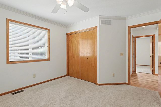 1323 S Threewood St, Wichita, KS 67235