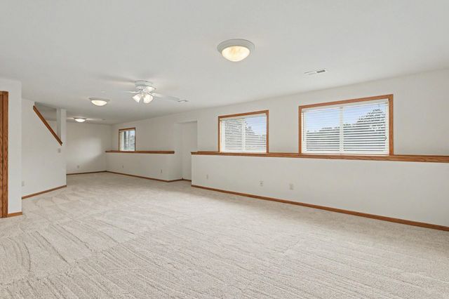 1323 S Threewood St, Wichita, KS 67235